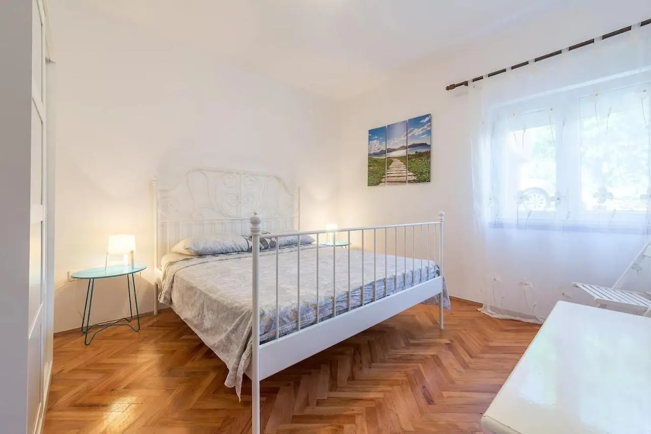Family Friendly Apartments With A Swimming Pool Stara Vas, Pag - 21031